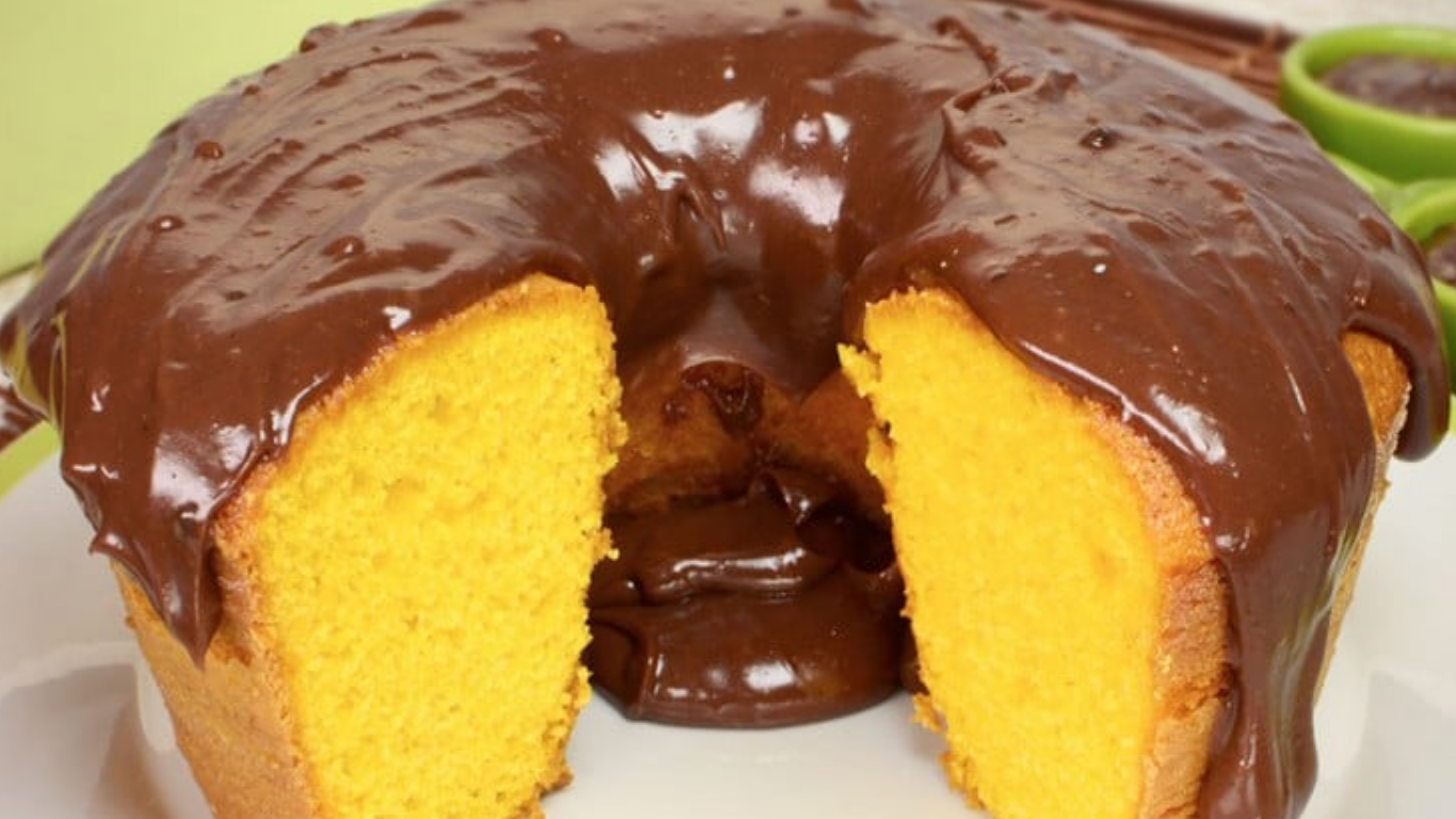 Bolo de Cenoura Vulcão